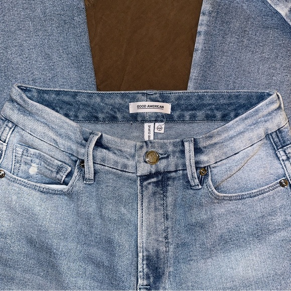 GOOD AMERICAN Good Curve Light Wash - Picture 3 of 4